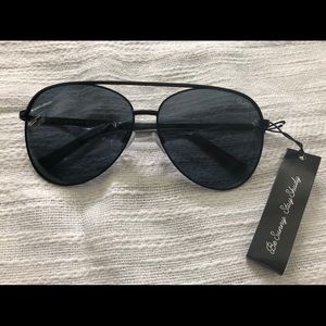 Quay Australia Accessories - NWT QUAY AUSTRALIA Oversized Aviator Sunnies☀️☀️ Quay Australia Accessories - NWT QUAY AUSTRALIA Oversized Aviator Sunnies☀️☀️